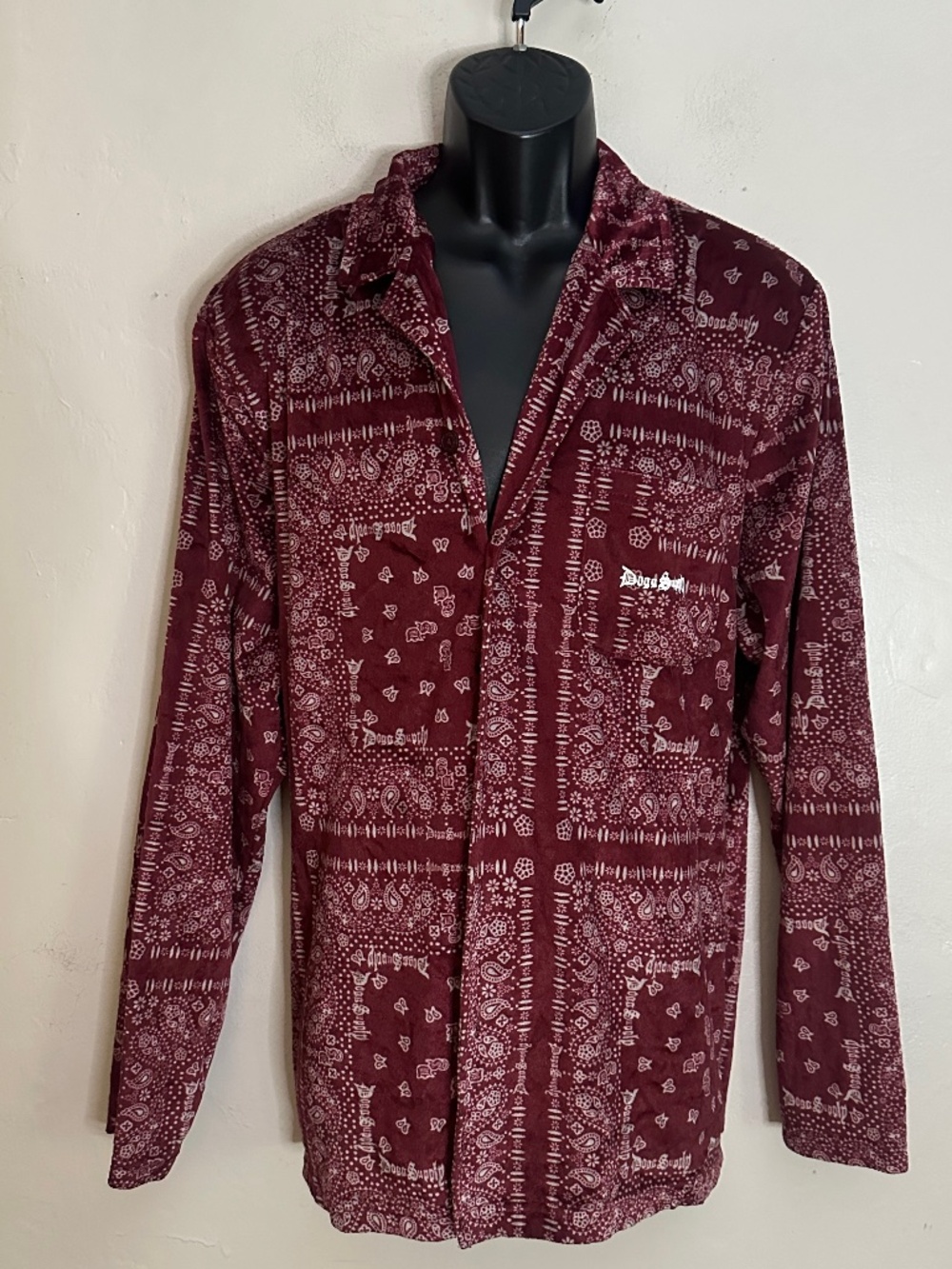 Dogg Supply Velour Long Sleeve Shirt XL Gently worn 100% polyester By Snoop Dogg - Picture 1 of 5